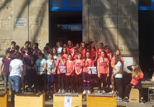 Os institutos Virxe do Mar e Campo de San Alberto únense a “Musiqueando 2019” e ofrecen un concerto nas rúas de Noia